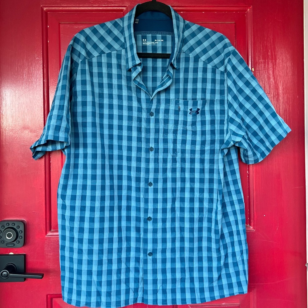 Under Armor Men's XL Fitted Sports Basketball Baseball Short Sleeve Shirt